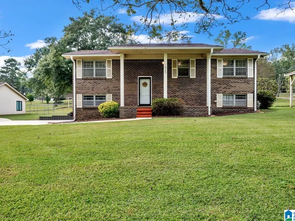 1025 Treehaven Dr, Adamsville, AL 35005