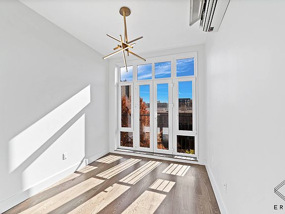4th image of 99 Varet St #3F
