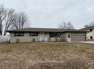 1274 Valley View Rd, Green Bay, WI 54304