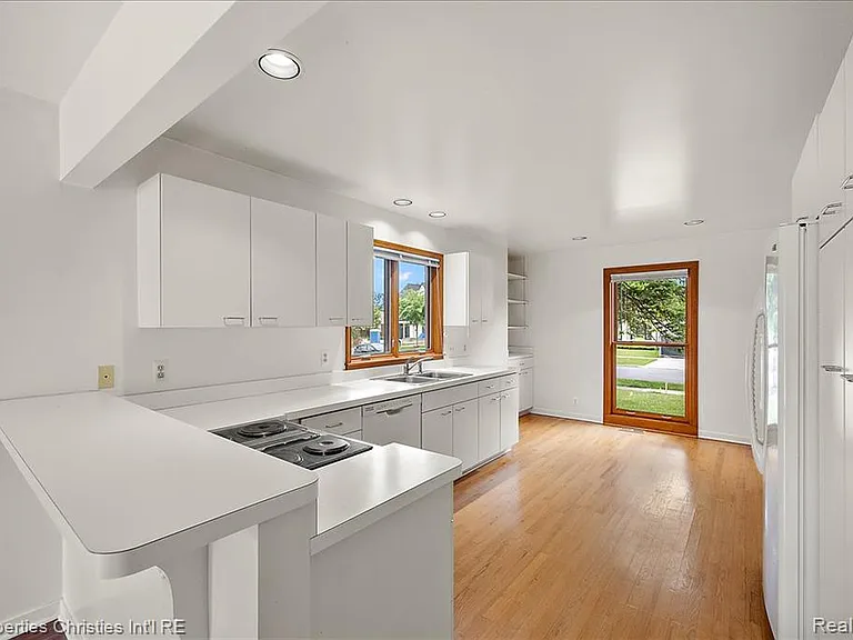 2635 Dorchester Rd — Photo 11