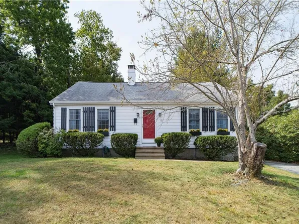 72 Grandview Ave, Lincoln, RI 02865