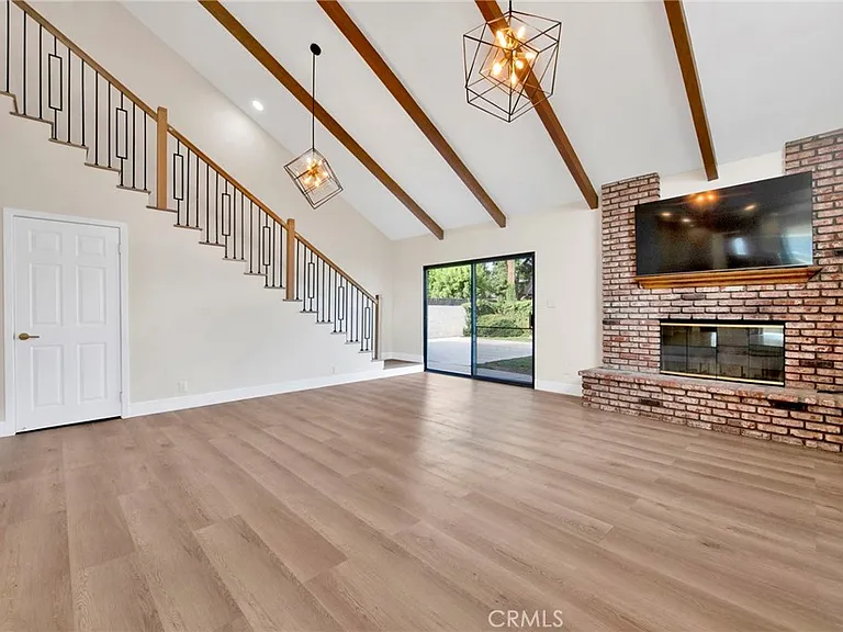 1432 N Catalina St — Photo 19