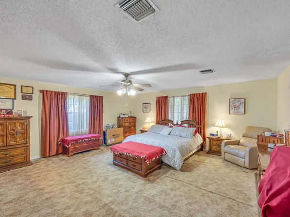 113 SW Eyerly Avenue, Port St Lucie, FL 34983