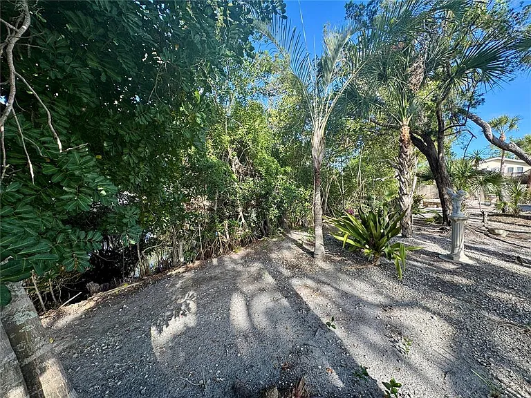 7372 Melaleuca Way — Photo 42