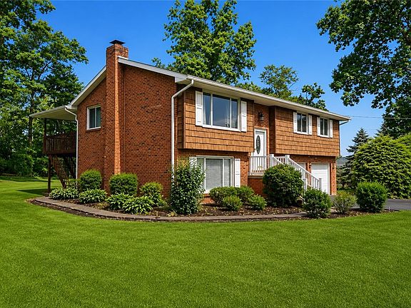 2nd image of 135 Carol Dr
