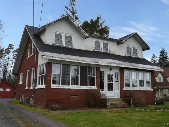 62 Childs St, Springville, NY 14141