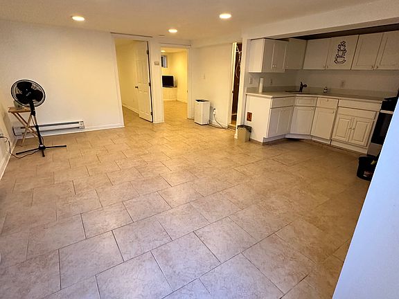 3rd image of 22 Layton Ave Floor 1