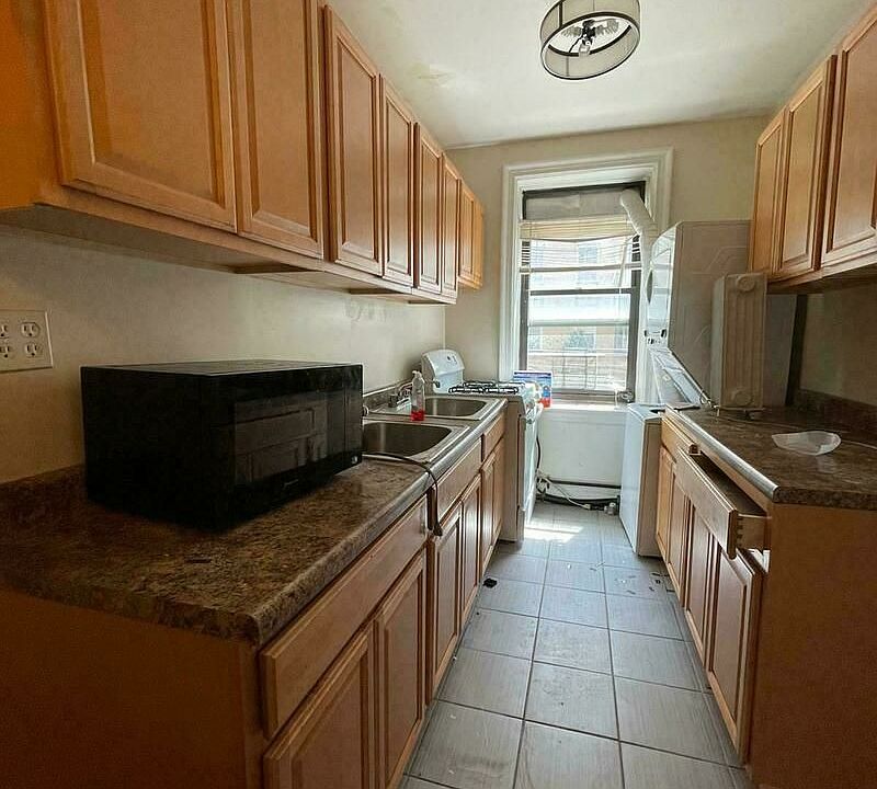 1st image of 5018 14th Ave #A2