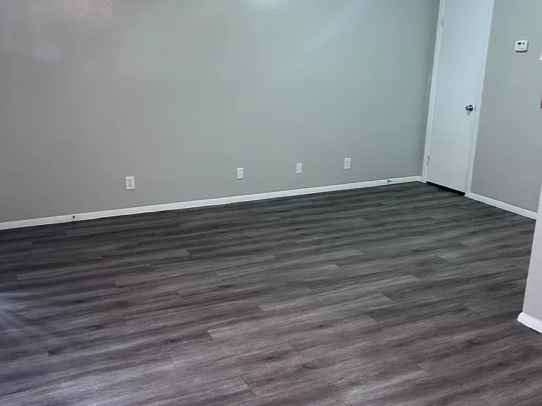 McIntyre Apartments — Photo 41
