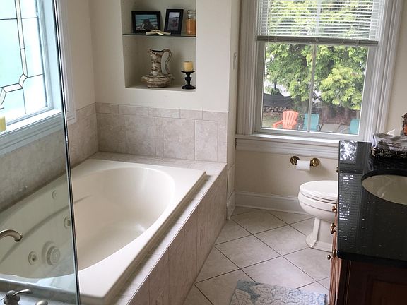 3rd image of 91 Hillside Ave #1