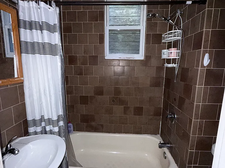 31 Clarke Ave #2 — Photo 6