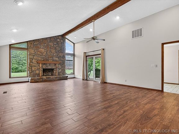 5th image of 1135 Meadow Ln