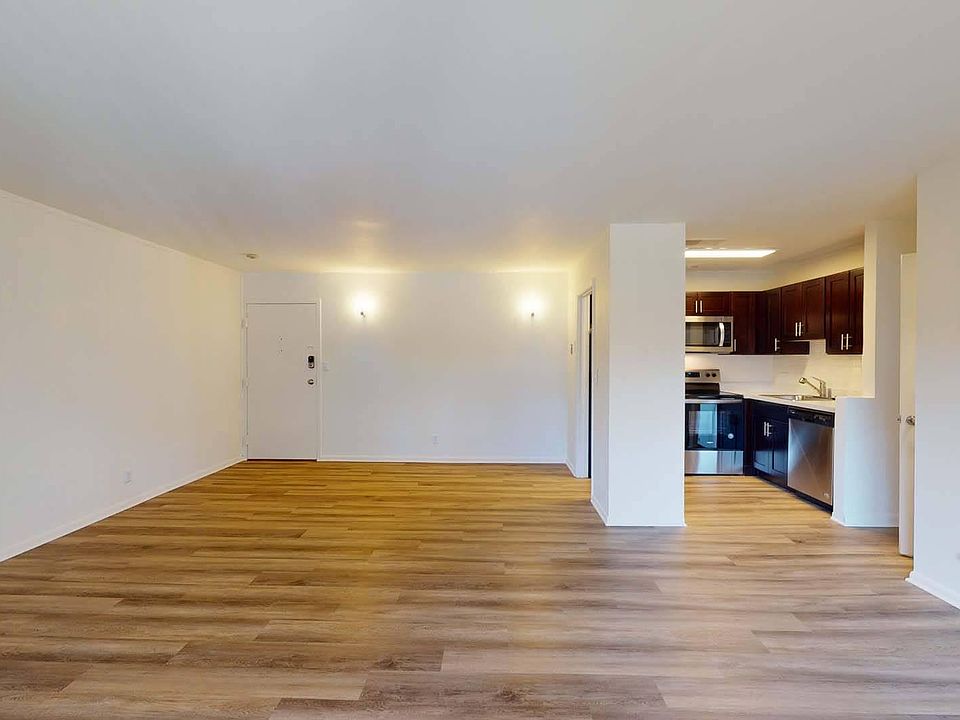 1st image of 300 Engamore Ln #104