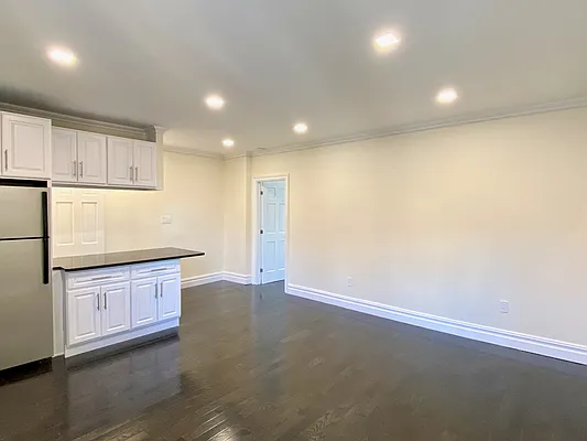 Rented by Douglas Elliman | media 17