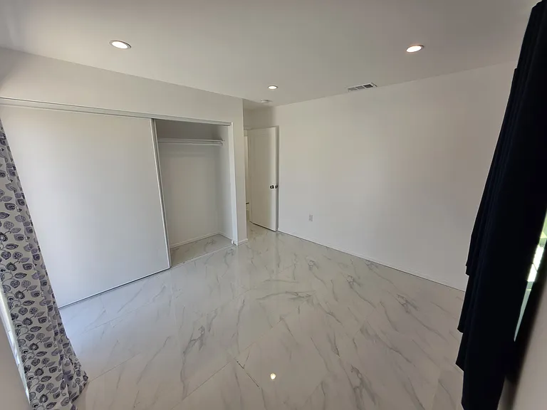 10924 Woodward Ave — Photo 11