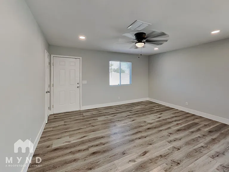 5494 Northridge Ln — Photo 10