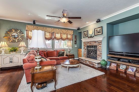 3rd image of 889 Lavastone Dr