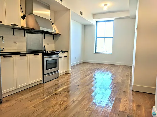 Rented by EXR | media 47