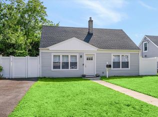 233 Fire Island Ave, Babylon, NY 11702