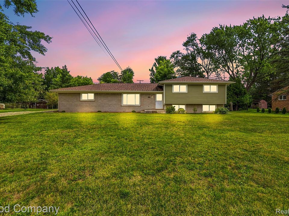 1st image of 3870 Fernleigh Dr