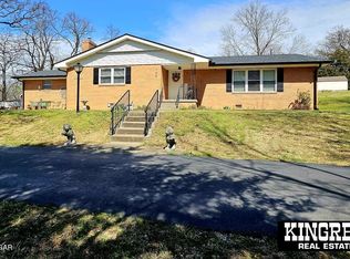 730 E 17th Street Pl, Baxter Springs, KS 66713