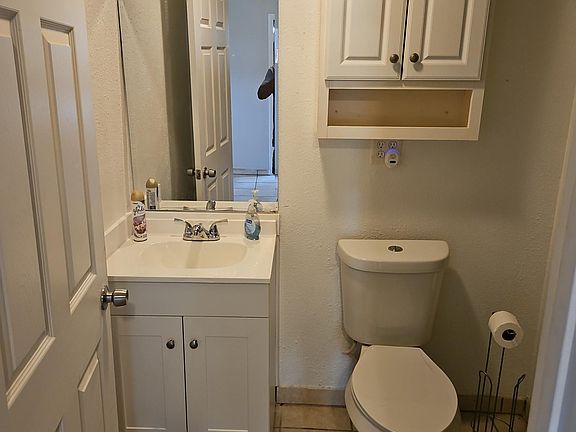 3rd image of 11117 Casa Loma Dr #1