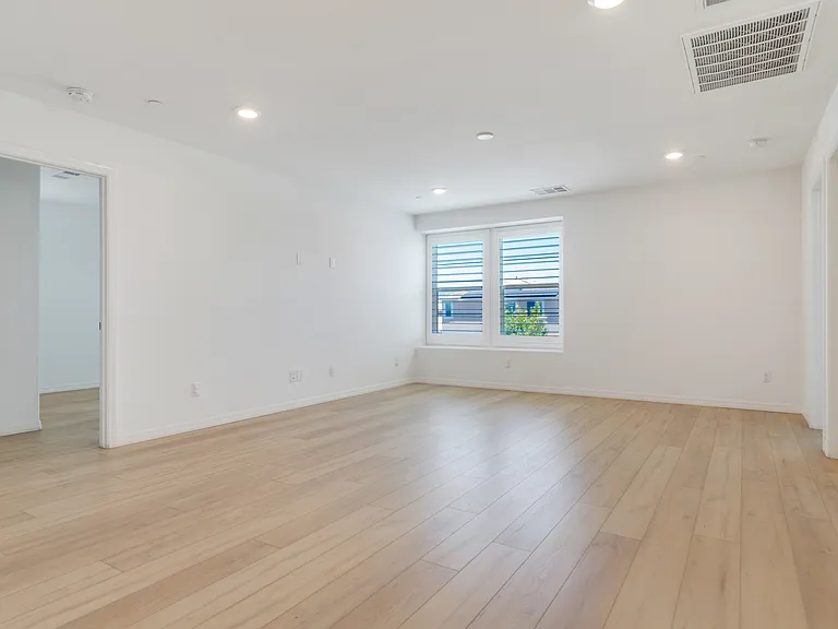 26337 Seville Ln — Photo 10