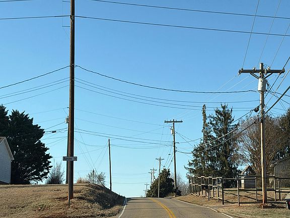 5th image of 1167 Pratt Rd