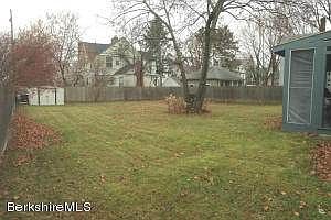 11 Howard St Backyard