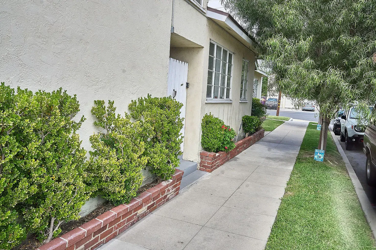 Orange Avenue Apartments — Photo 1