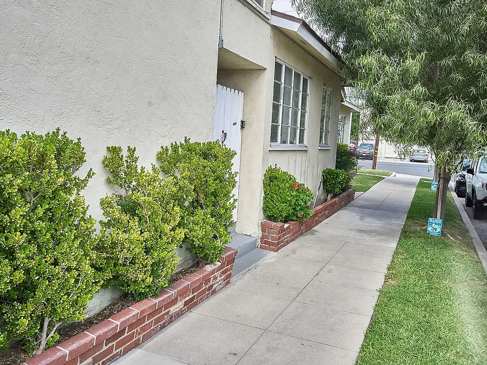 Orange Avenue Apartments
