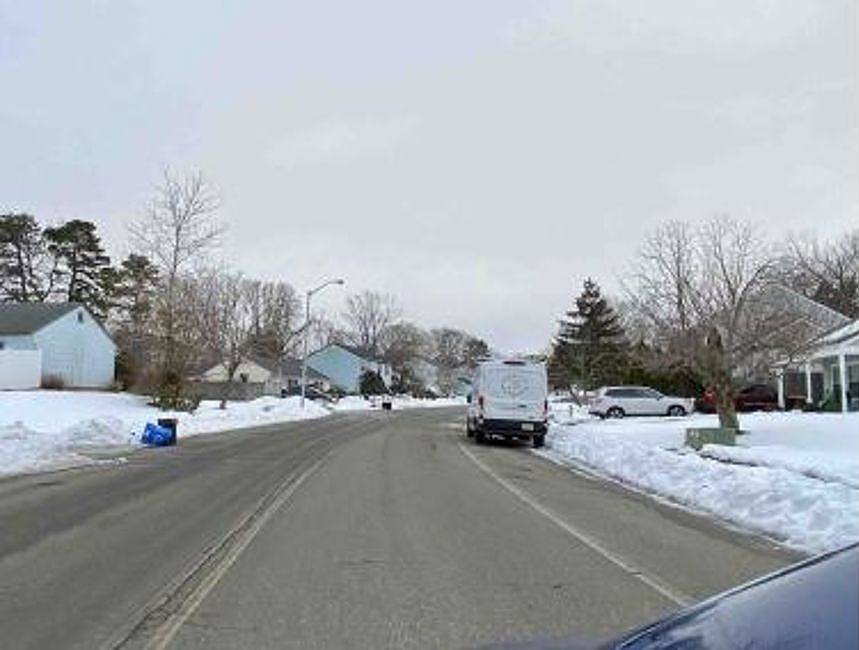 Exterior Neighborhood (street photo)