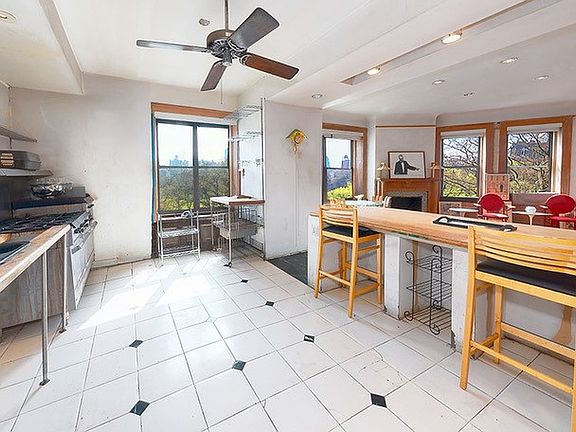 2nd image of 351 W 114th St APT 6C