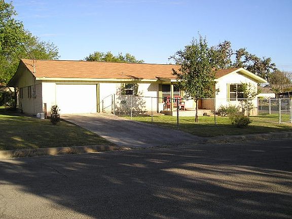 2nd image of 300 Mack Hollimon Dr