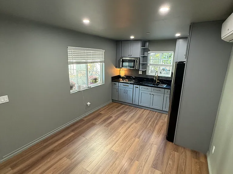 937 Cypress Ave — Photo 6