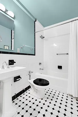 Sold by Corcoran | media 21