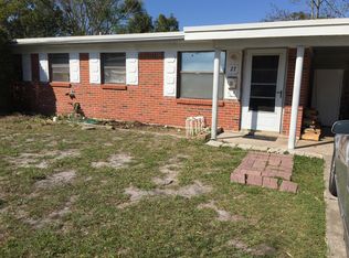 27 Saratoga Cir N, Atlantic Beach, FL 32233