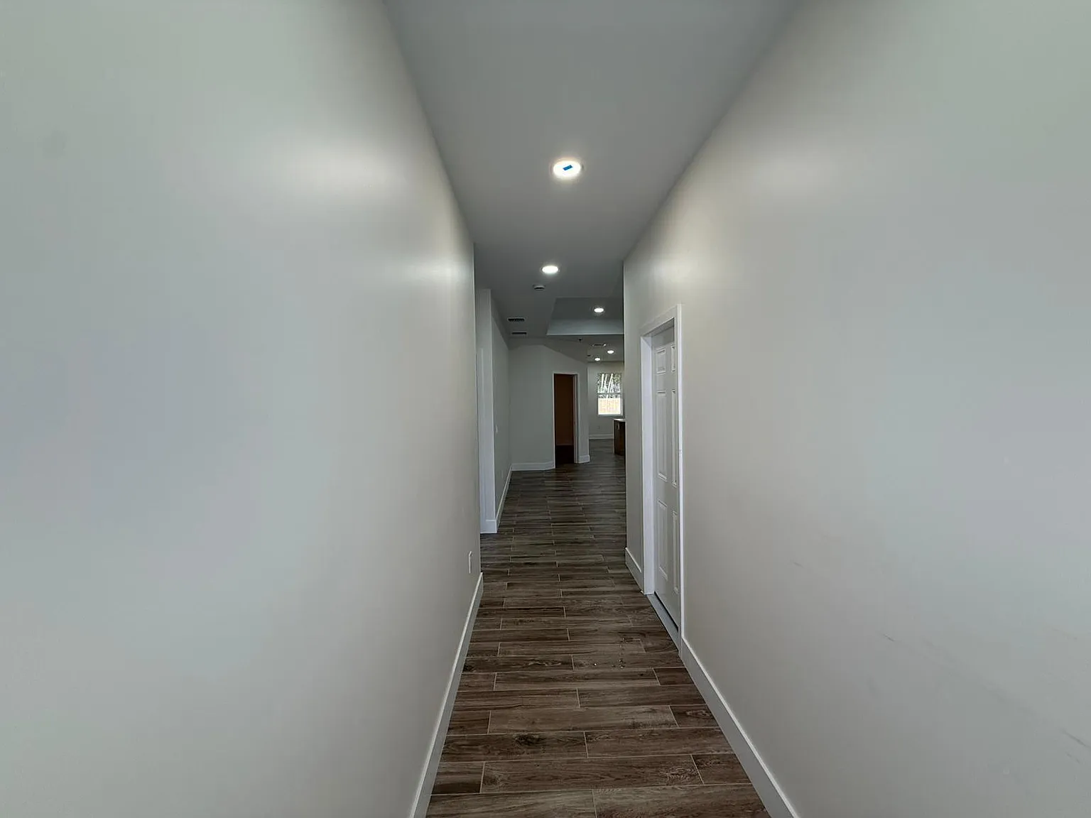 3 bed, 2.0 bath, 1367 sqft, $3,600 — Photo 2
