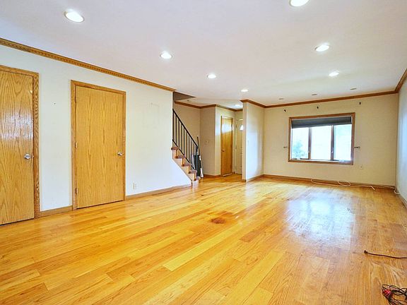 5th image of 57 Berry Ave #155