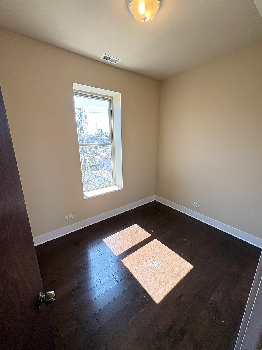 Building Photo - 3409 W 18th St #2W