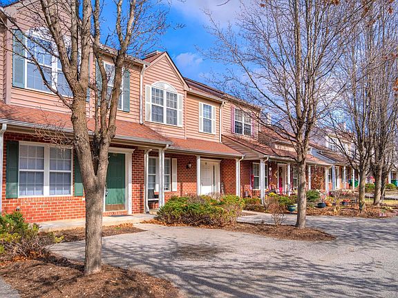 3rd image of 825 Oaktree Blvd