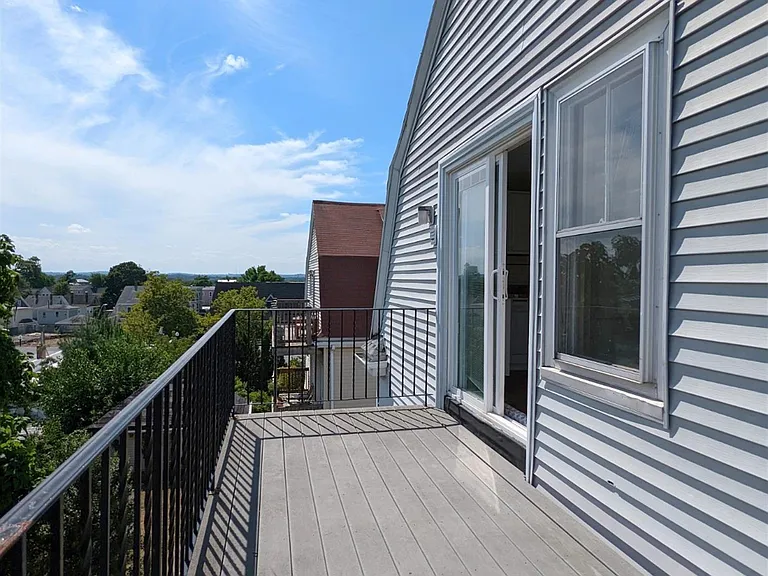 15 Hill St #3 — Photo 14