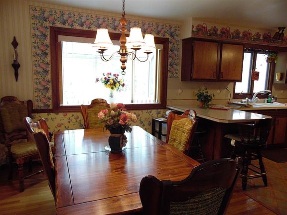 5th image of 6 Crestwood Dr