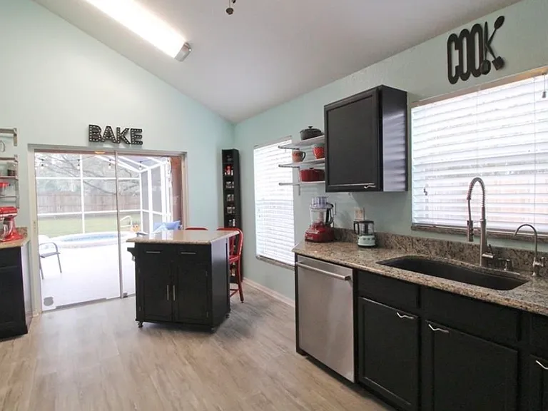123 Pinewood Ct — Photo 29