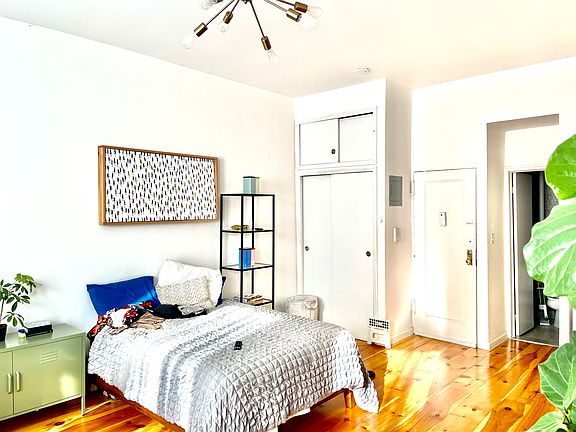 4th image of 427 Convent Ave APT 2W