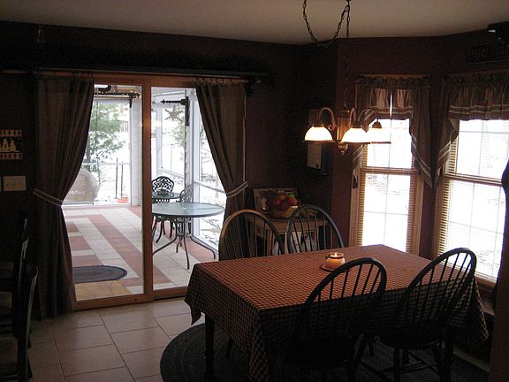 4th image of 1319 Burr Oak Ct