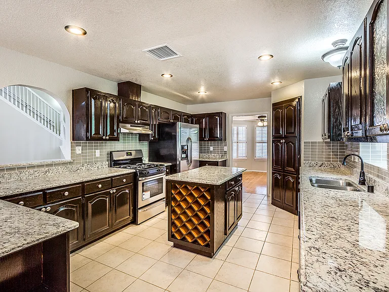 6104 La Posta Dr — Photo 11