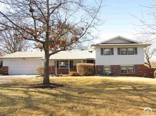 2001 Camelback Dr, Lawrence, KS 66047