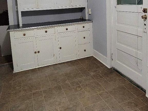 3rd image of 315 1/2 5th Ave S