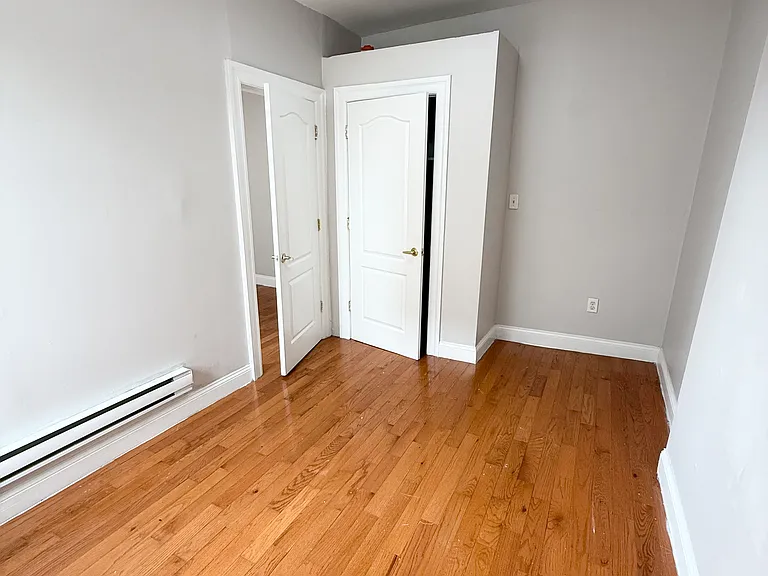 5902-04 Madison St #11 — Photo 4